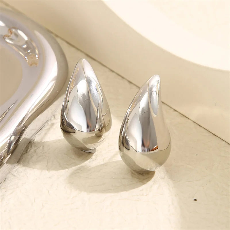 EVA TEARDROP GOLD EARRINGS
